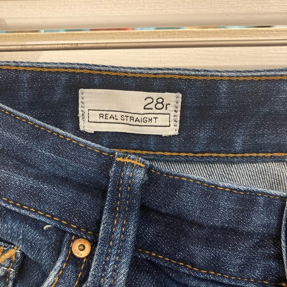 SOLD Gap Real Straight Jeans Size 6/28 Darker Wash - Picture 4 of 8